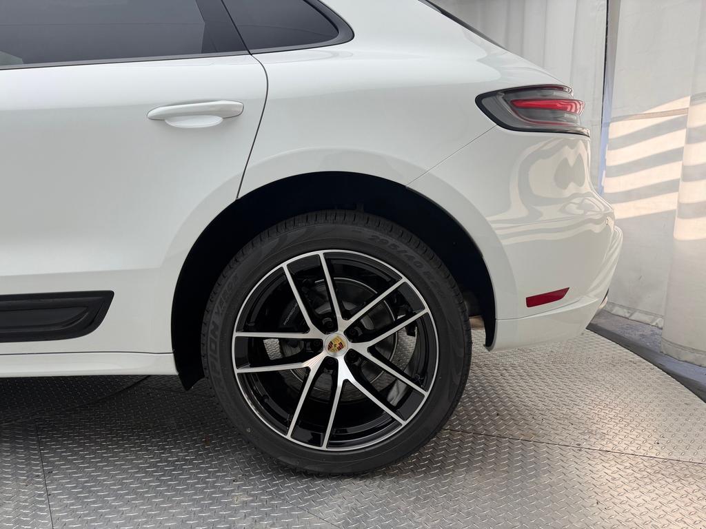 Porsche Macan Base
