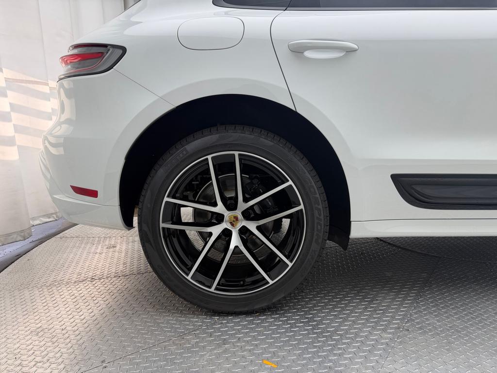 Porsche Macan Base