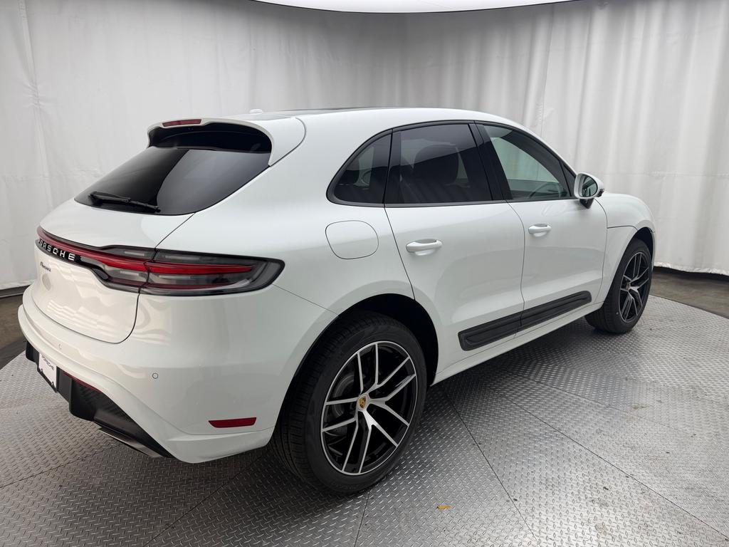 Porsche Macan Base