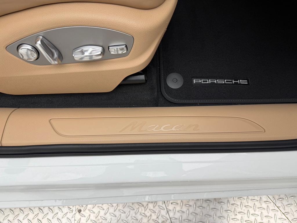 Porsche Macan Base