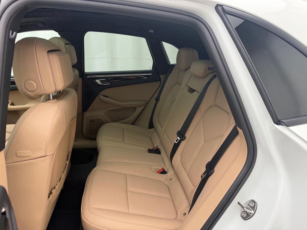 Porsche Macan Base