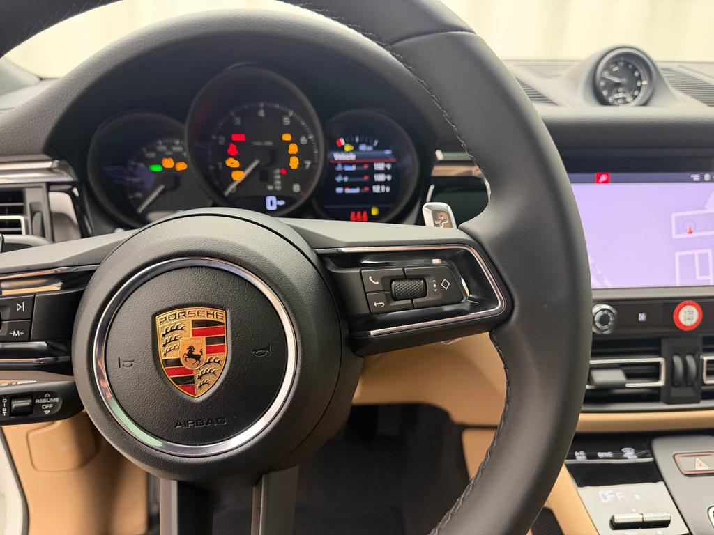 Porsche Macan Base