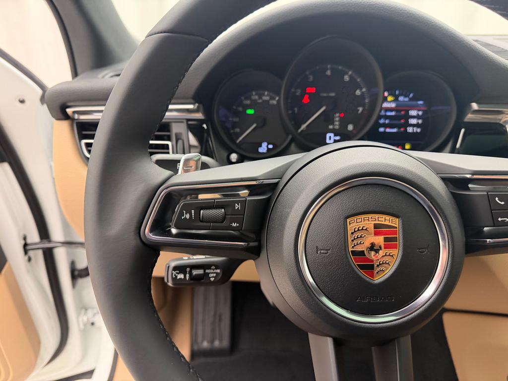Porsche Macan Base