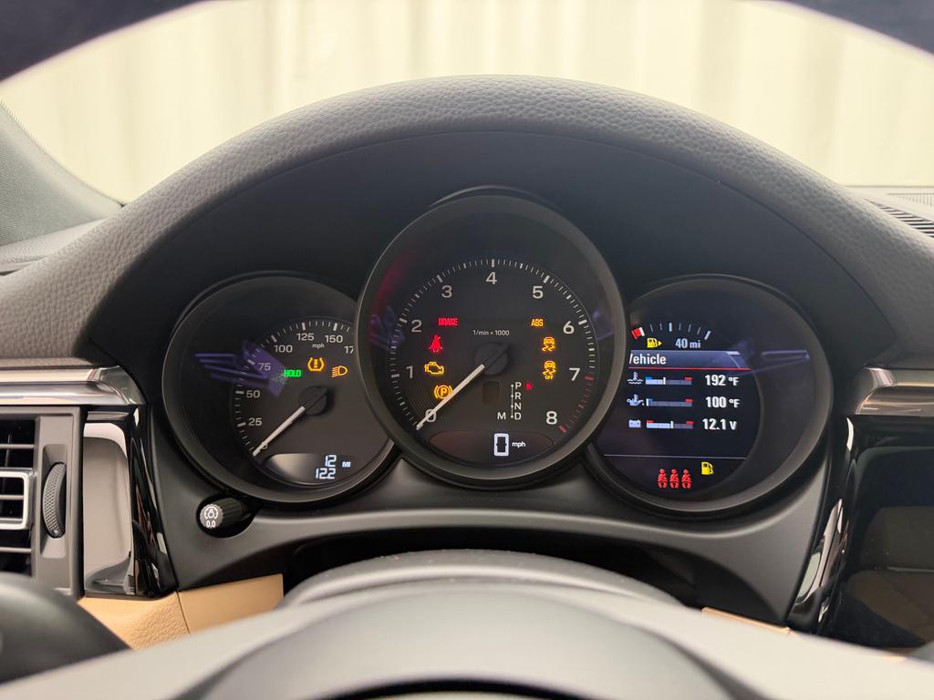 Porsche Macan Base