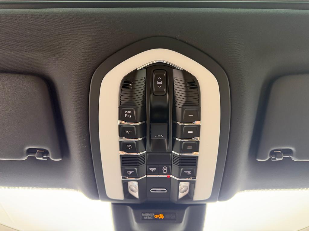 Porsche Macan Base