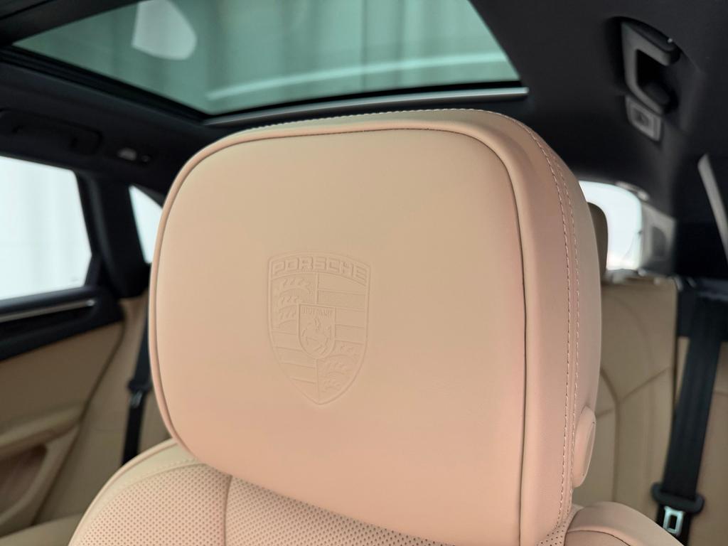 Porsche Macan Base
