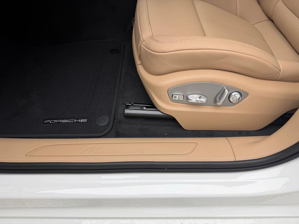 Porsche Macan Base