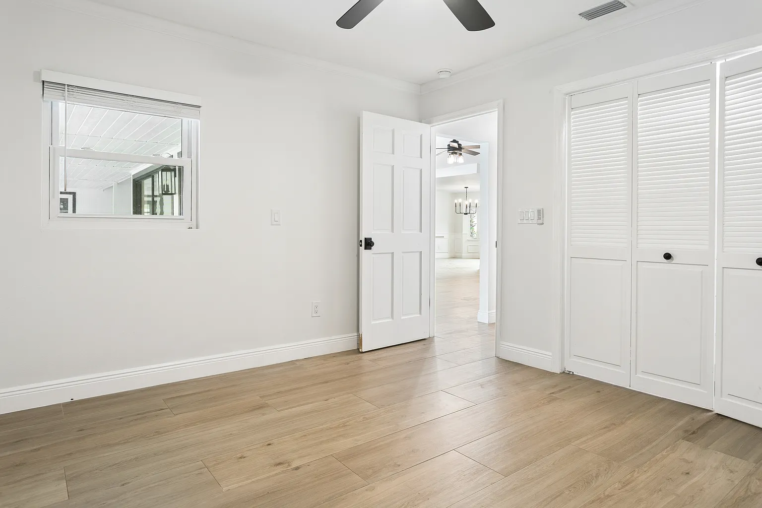 1046 Sylvia Lane – Lake Magdalene Pool Home