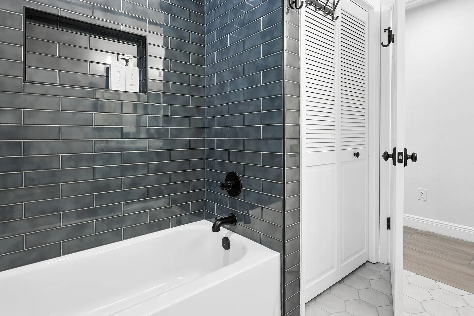 1046 Sylvia Lane – Lake Magdalene Pool Home