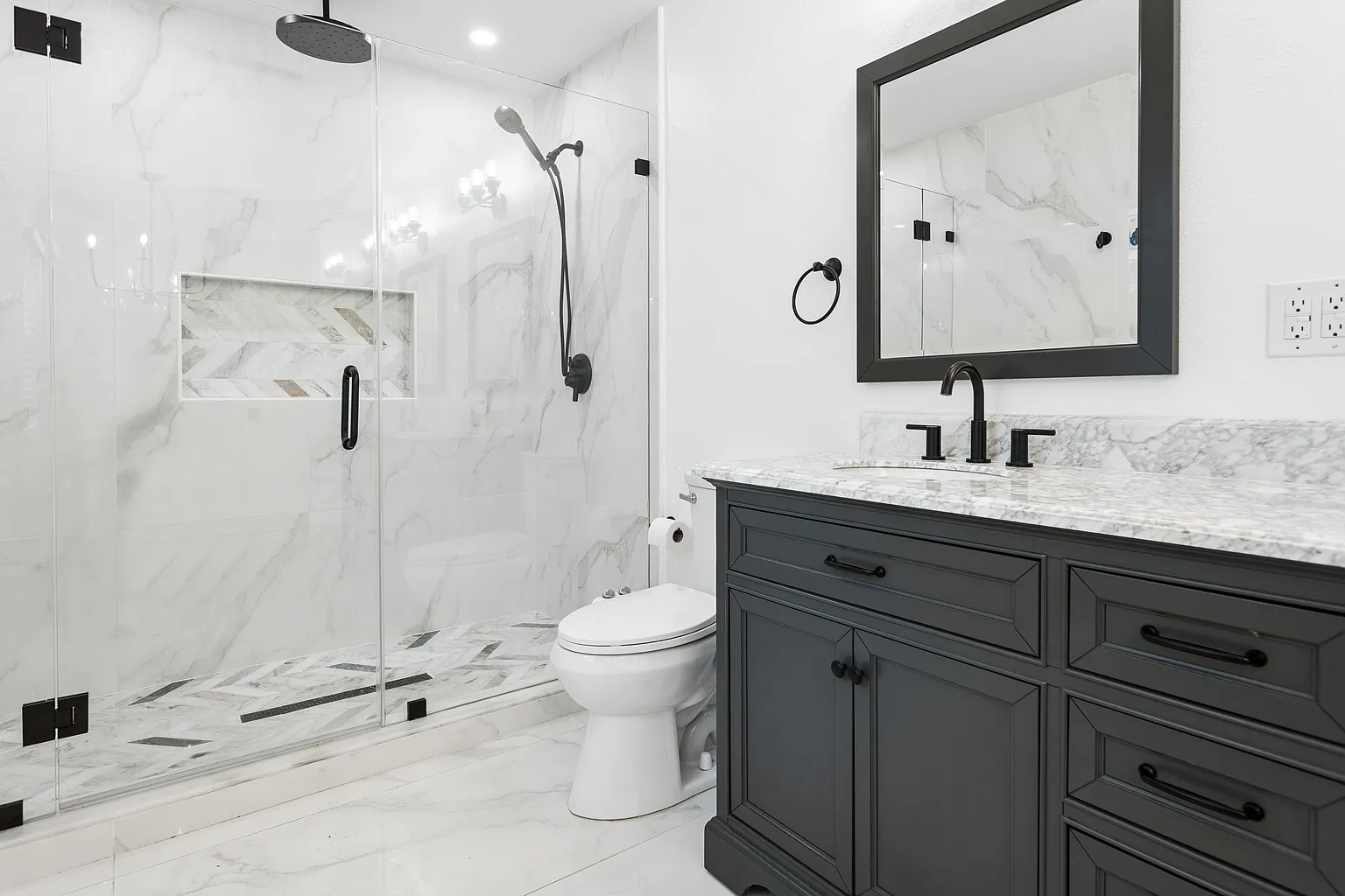 1046 Sylvia Lane – Lake Magdalene Pool Home