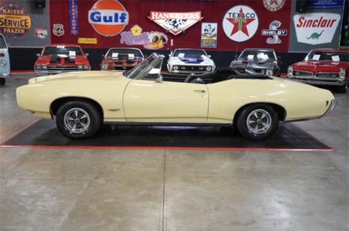 Pontiac GTO convertible