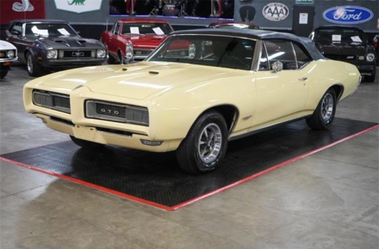 Pontiac GTO convertible
