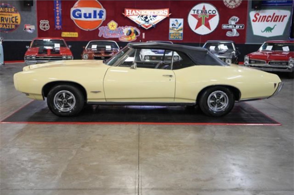 Pontiac GTO convertible