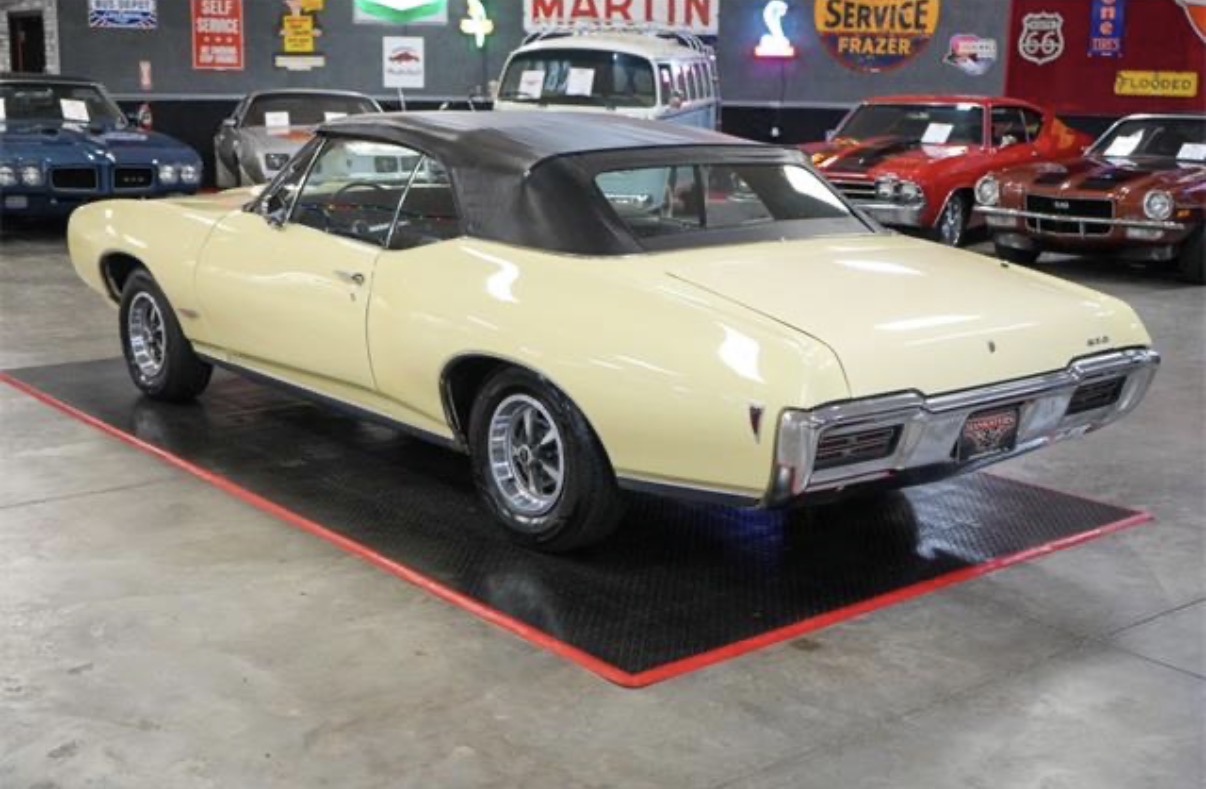 Pontiac GTO convertible
