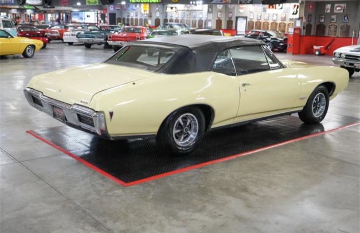 Pontiac GTO convertible