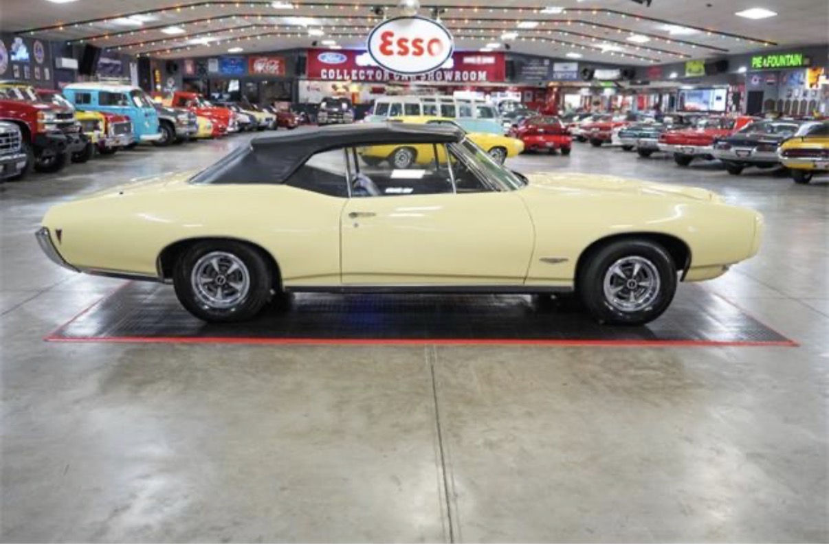 Pontiac GTO convertible