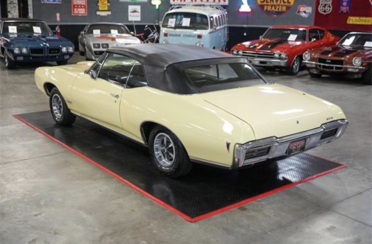 Pontiac GTO convertible