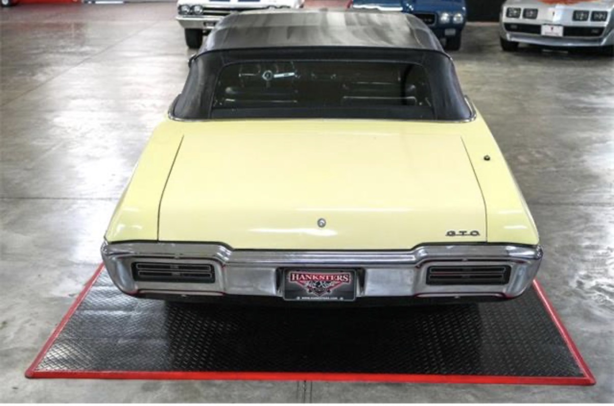 Pontiac GTO convertible