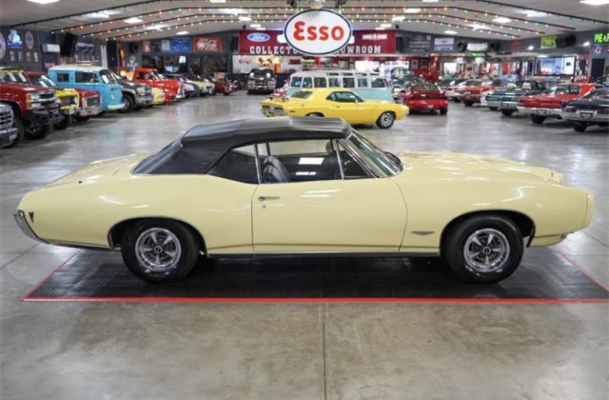 Pontiac GTO convertible