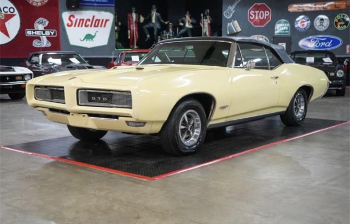 Pontiac GTO convertible