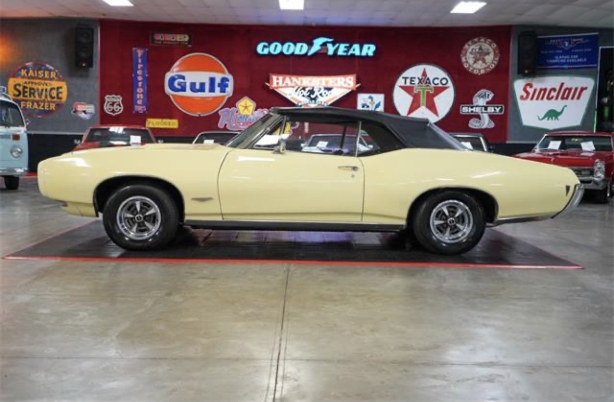 Pontiac GTO convertible