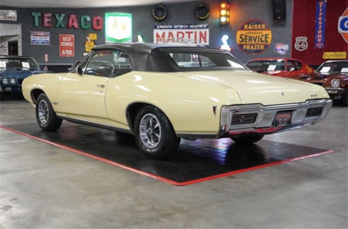 Pontiac GTO convertible