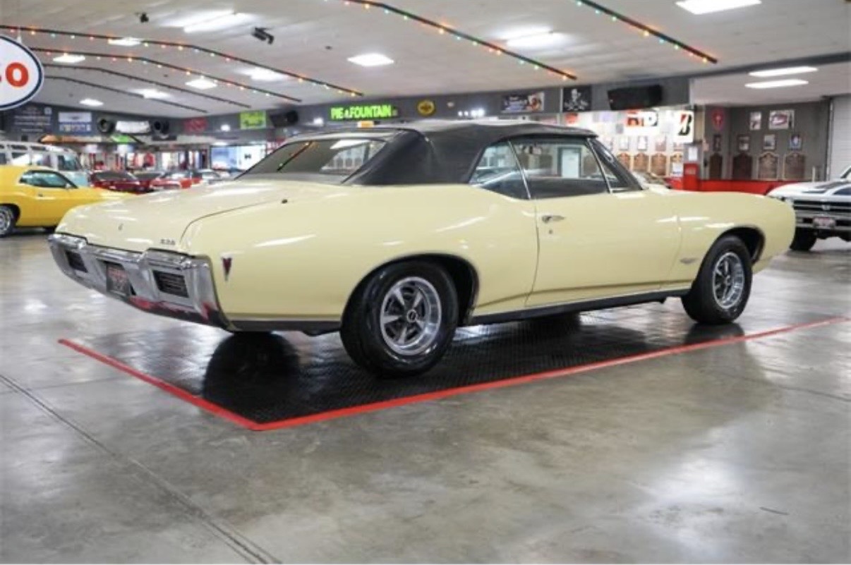 Pontiac GTO convertible