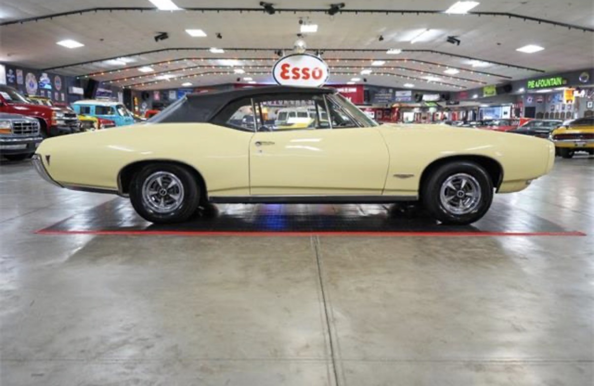 Pontiac GTO convertible