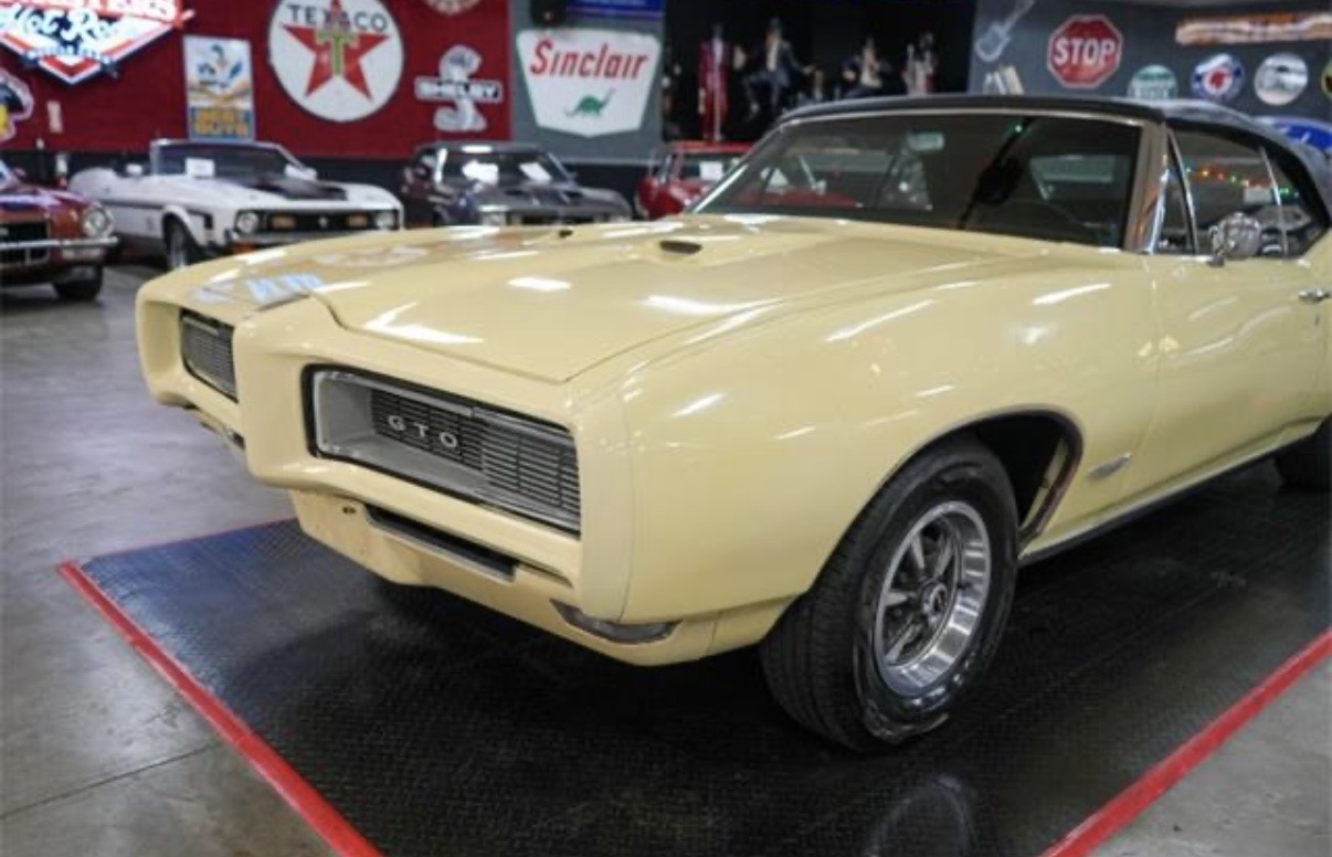 Pontiac GTO convertible