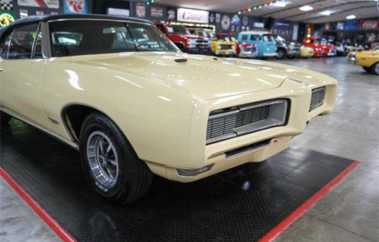 Pontiac GTO convertible