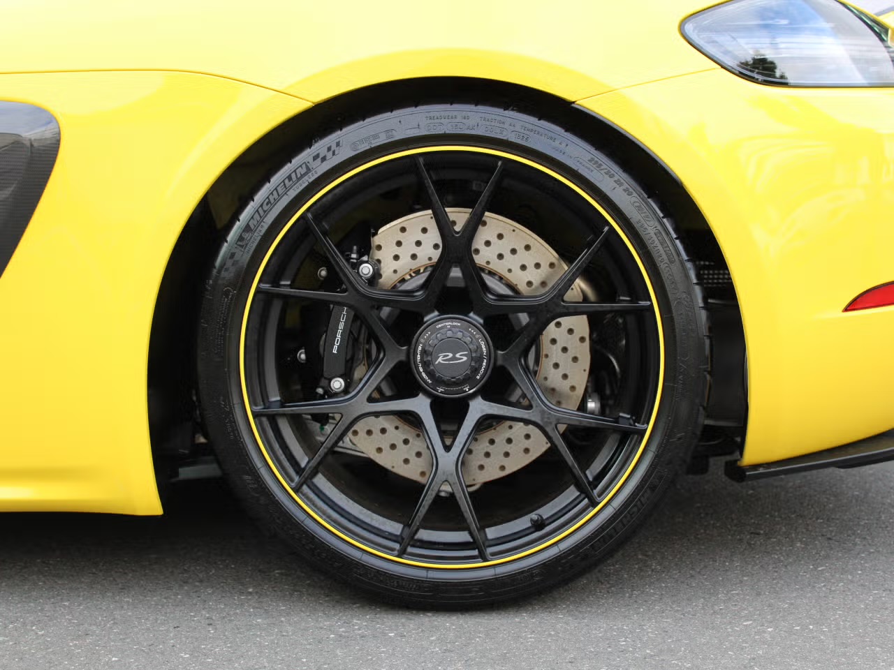 Porsche 718 Spyder RS