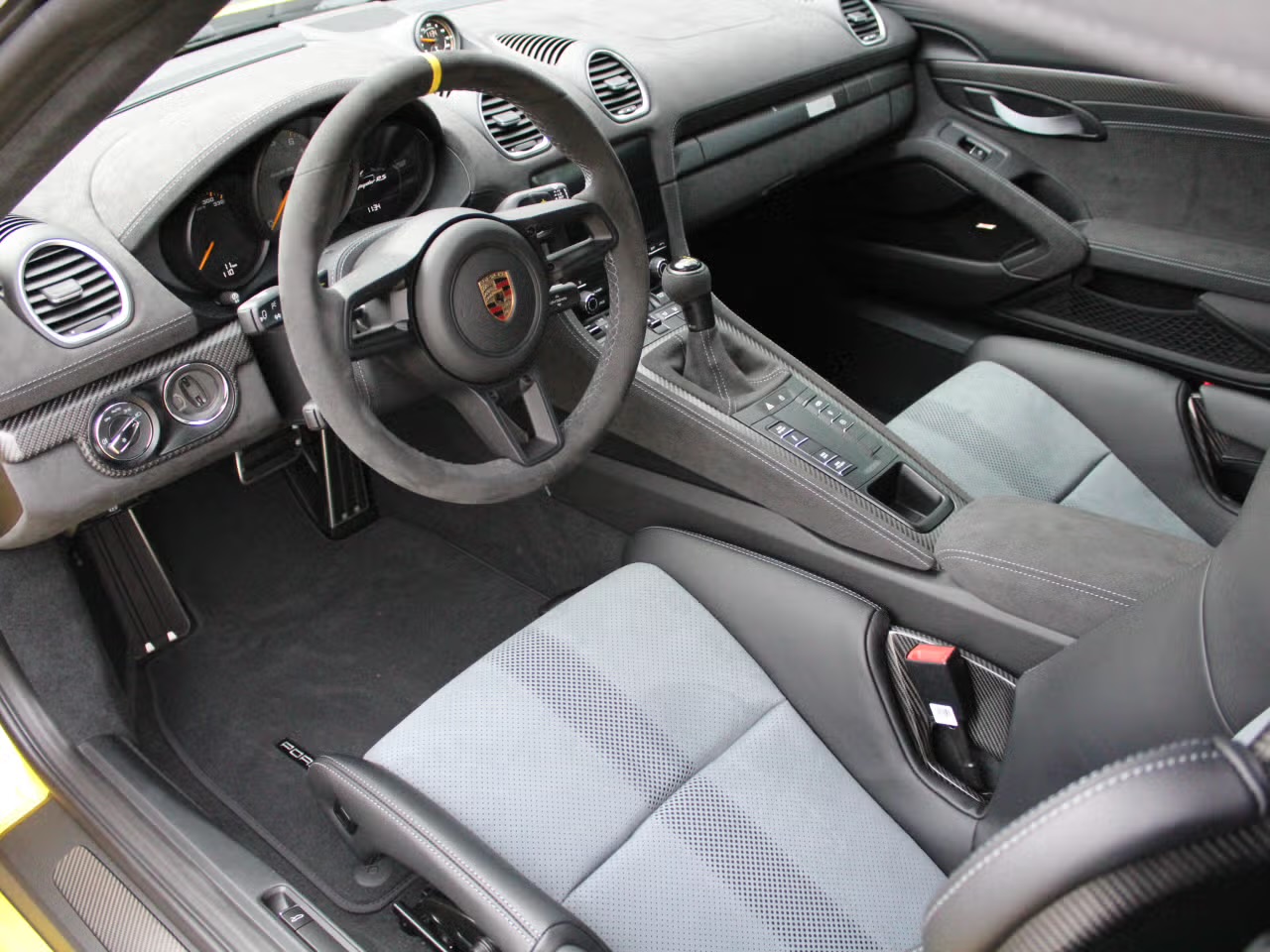 Porsche 718 Spyder RS