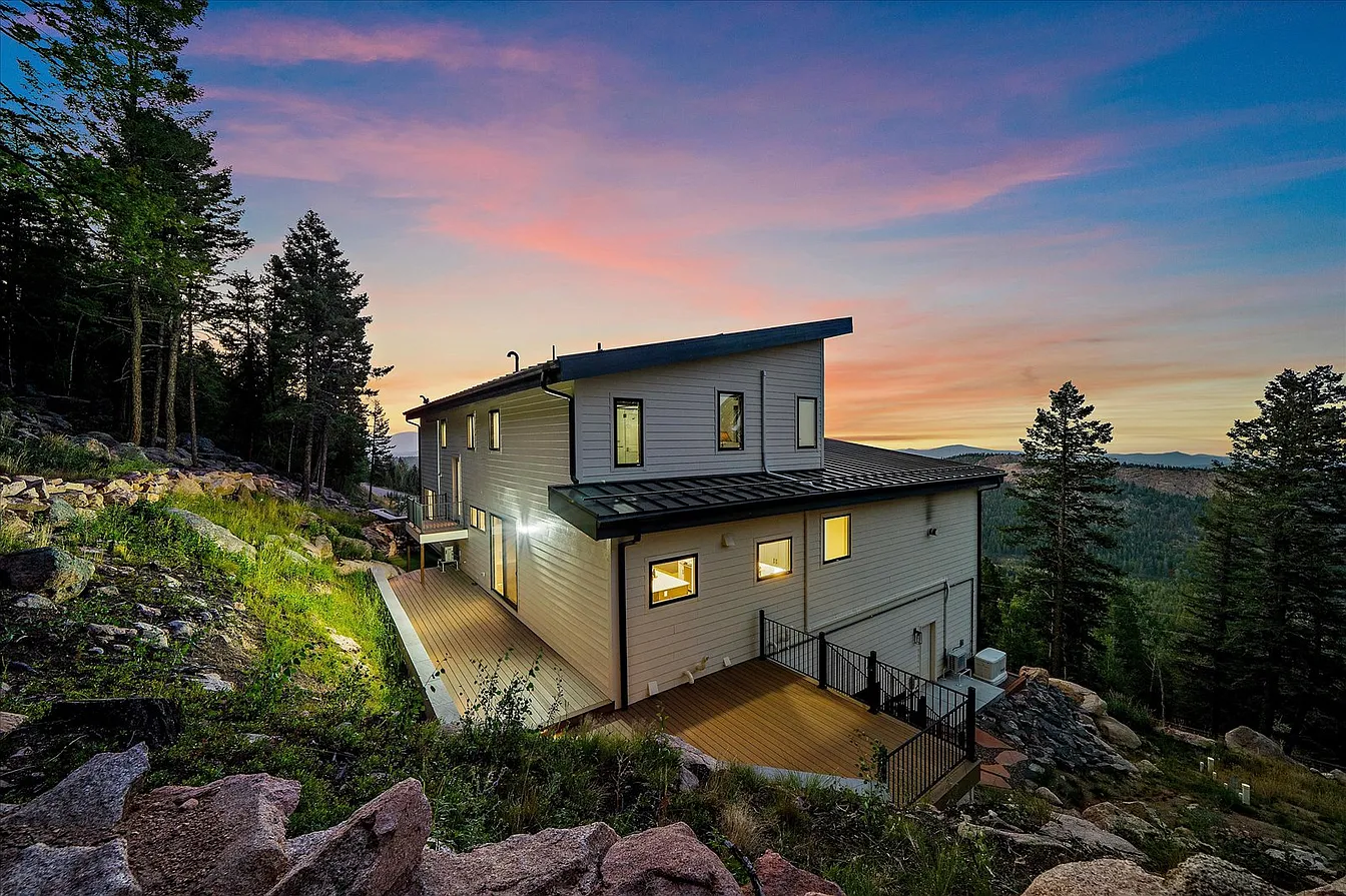Christopher Drive Luxury Mountain Residence