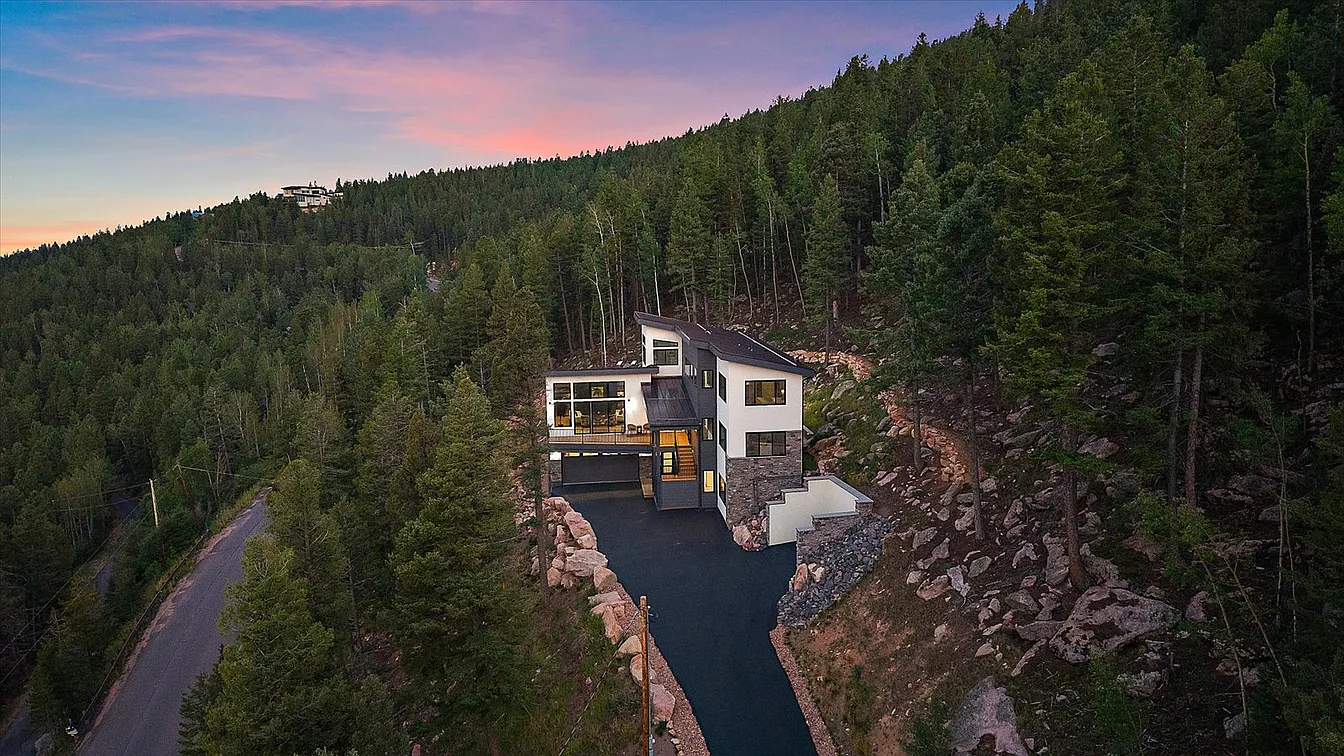 Christopher Drive Luxury Mountain Residence