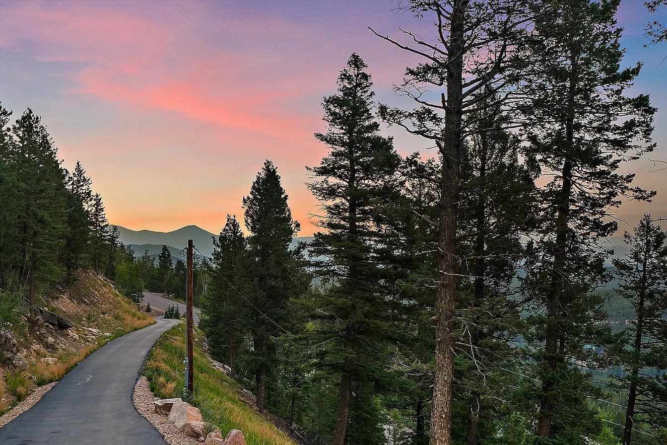 Christopher Drive Luxury Mountain Residence