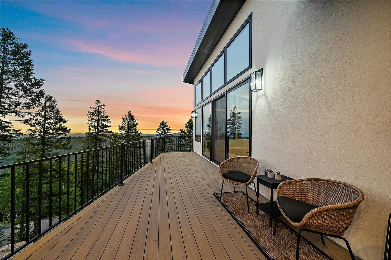 Christopher Drive Luxury Mountain Residence