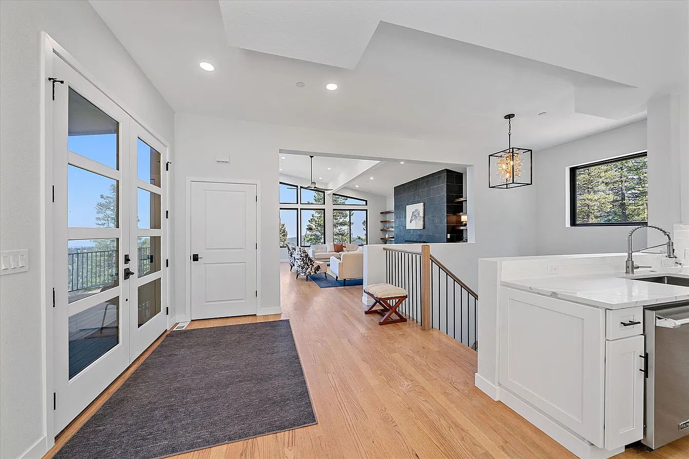 Christopher Drive Luxury Mountain Residence