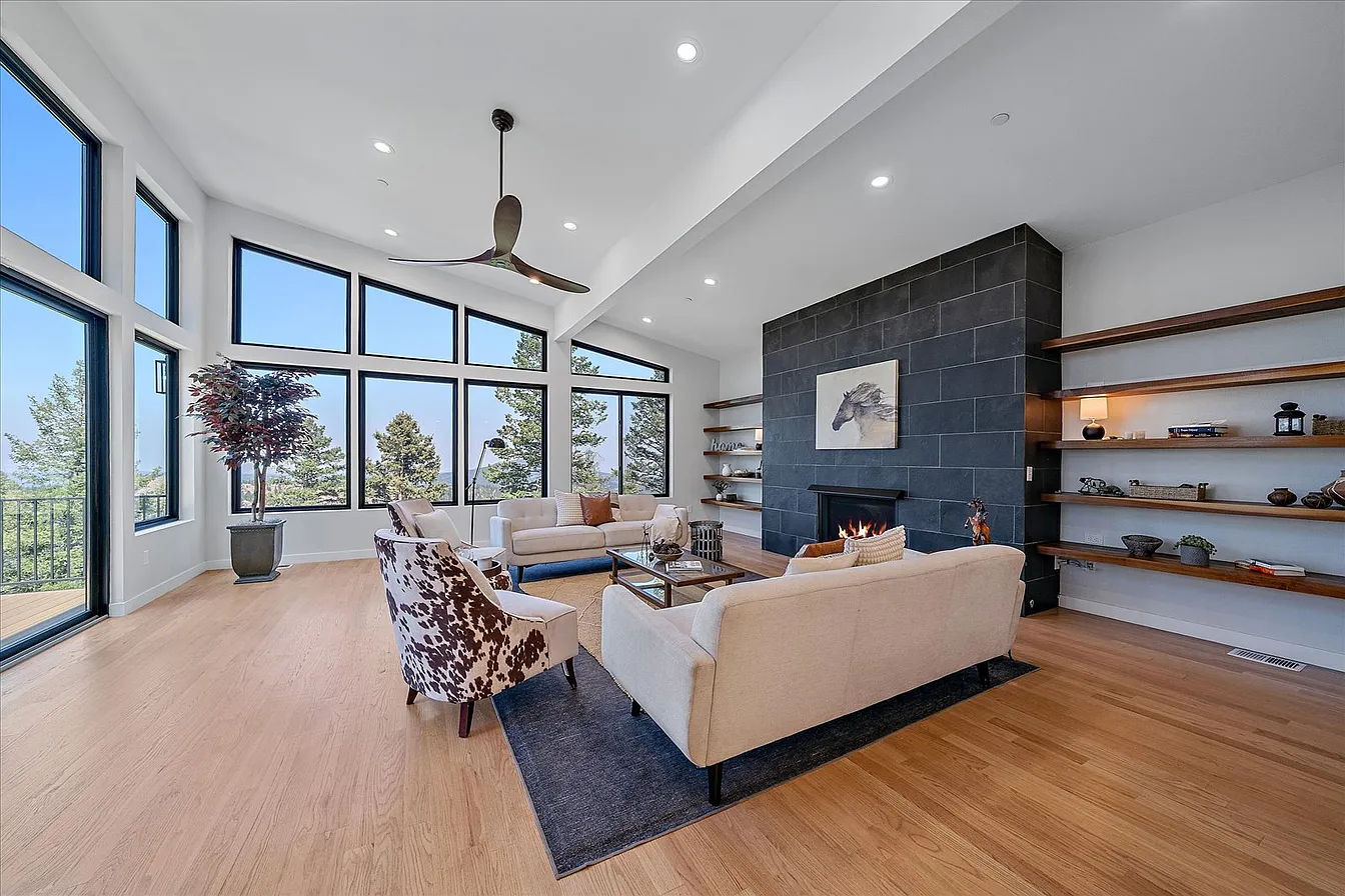 Christopher Drive Luxury Mountain Residence