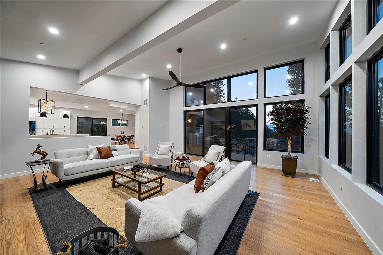Christopher Drive Luxury Mountain Residence