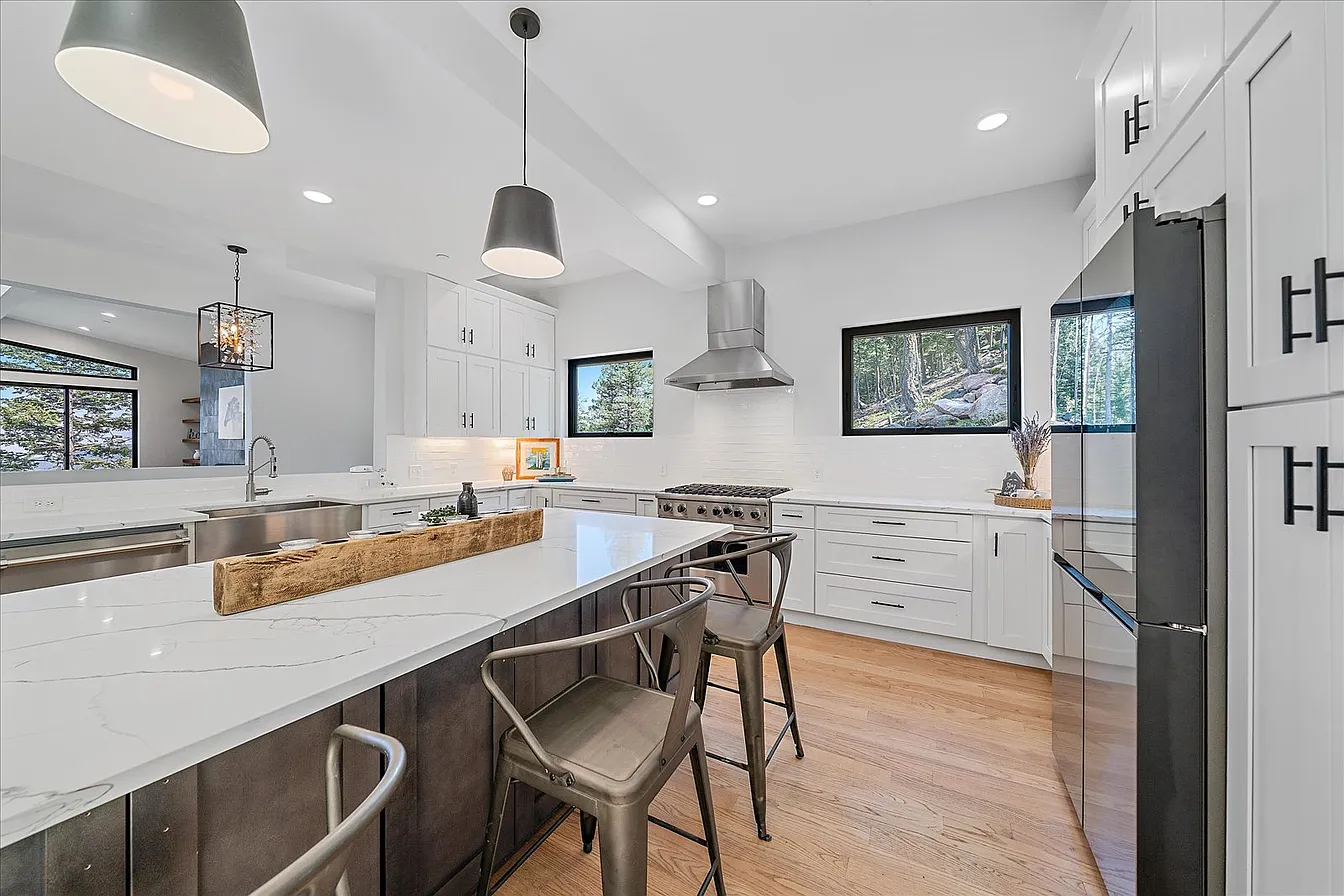 Christopher Drive Luxury Mountain Residence