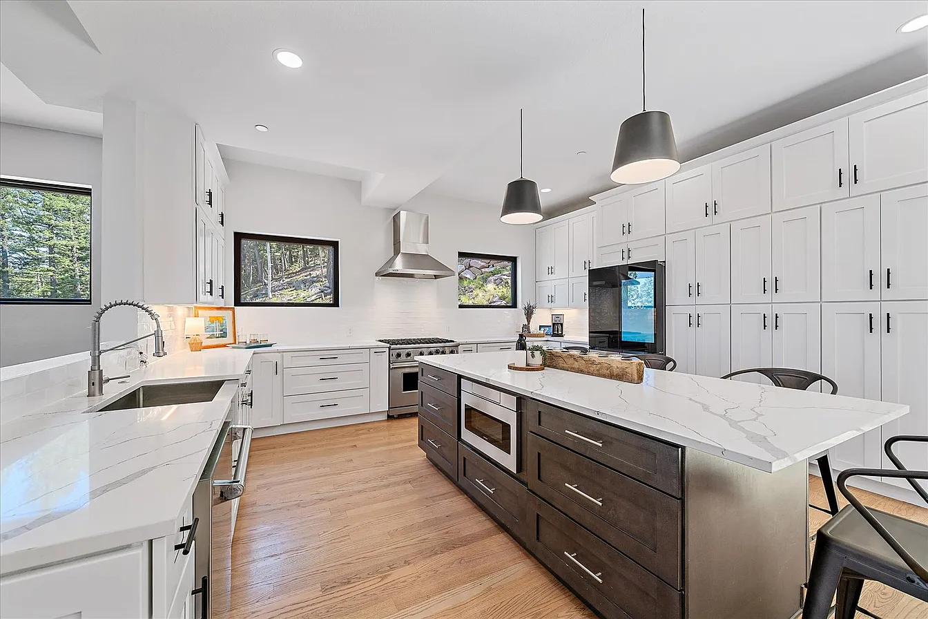 Christopher Drive Luxury Mountain Residence