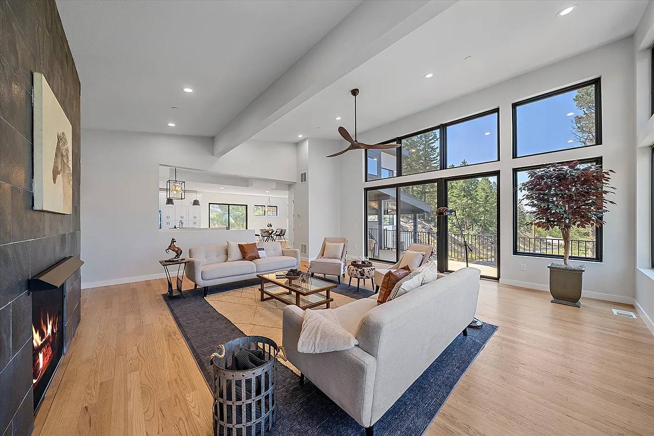 Christopher Drive Luxury Mountain Residence