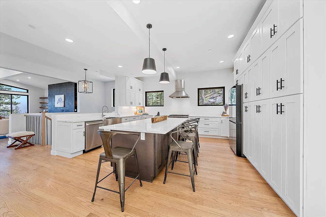 Christopher Drive Luxury Mountain Residence