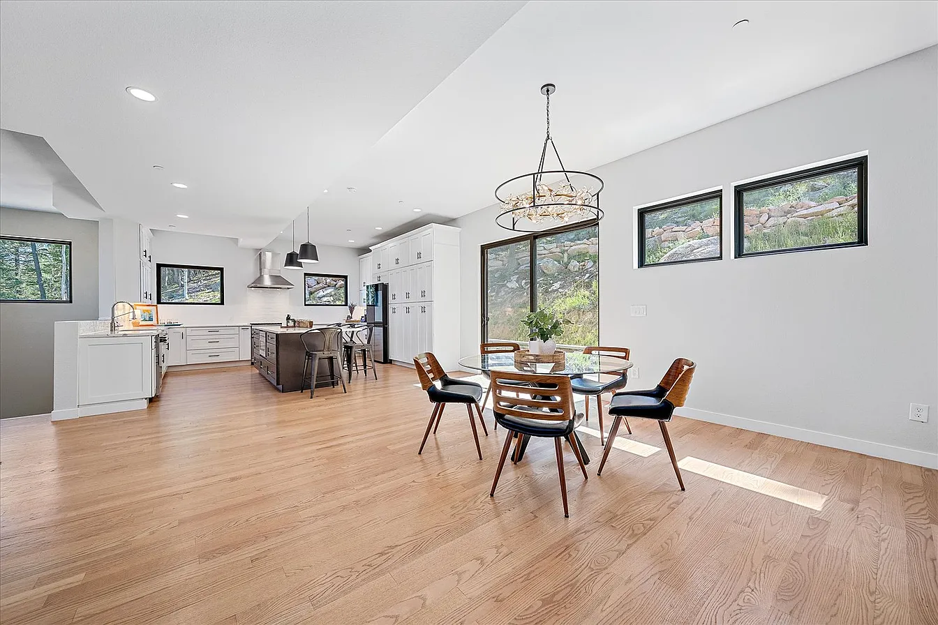 Christopher Drive Luxury Mountain Residence