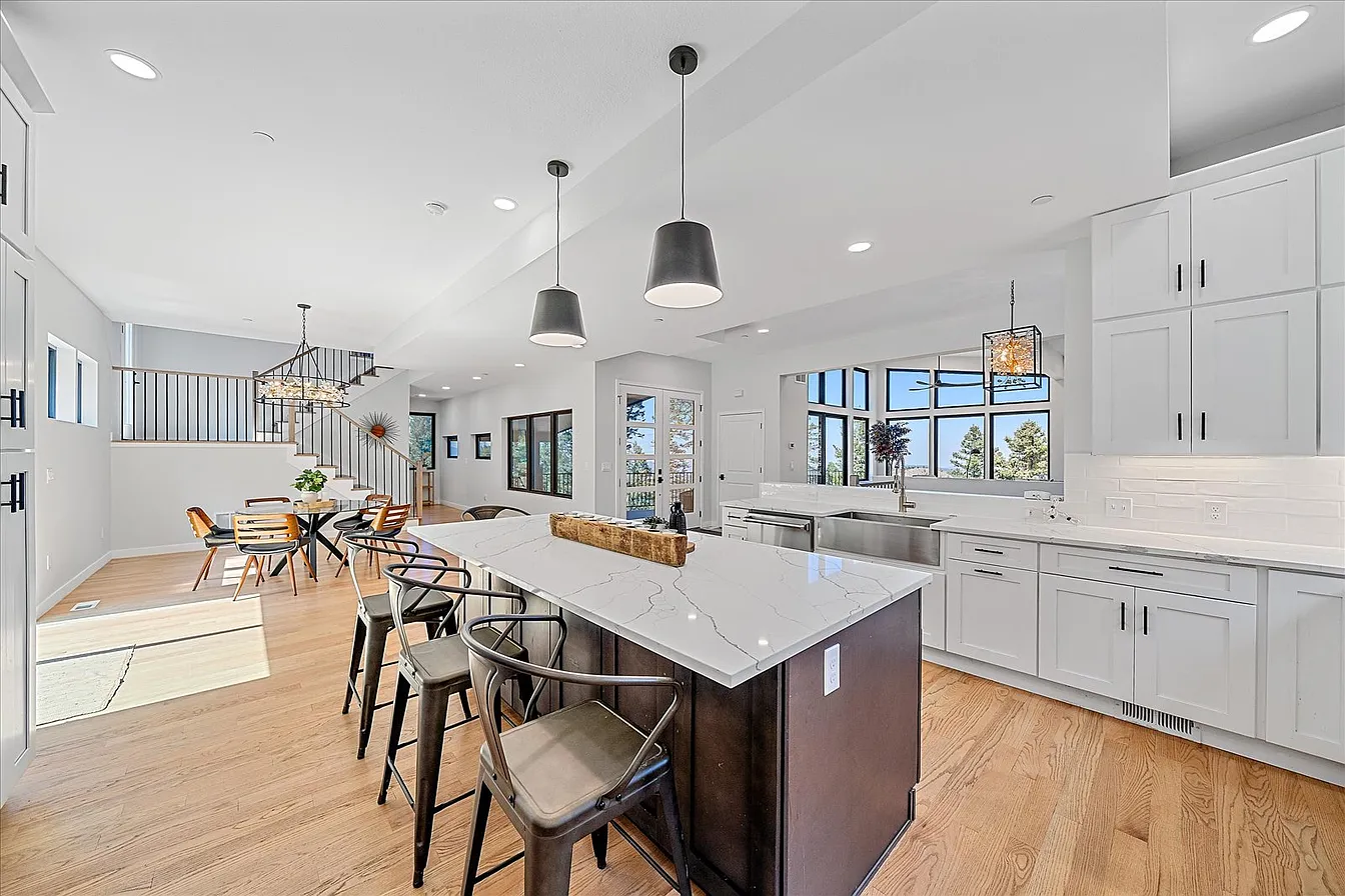 Christopher Drive Luxury Mountain Residence