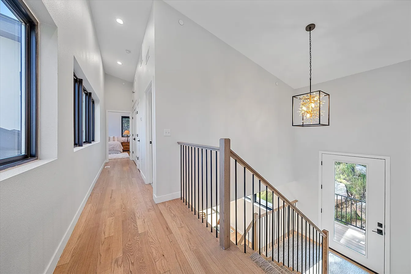 Christopher Drive Luxury Mountain Residence