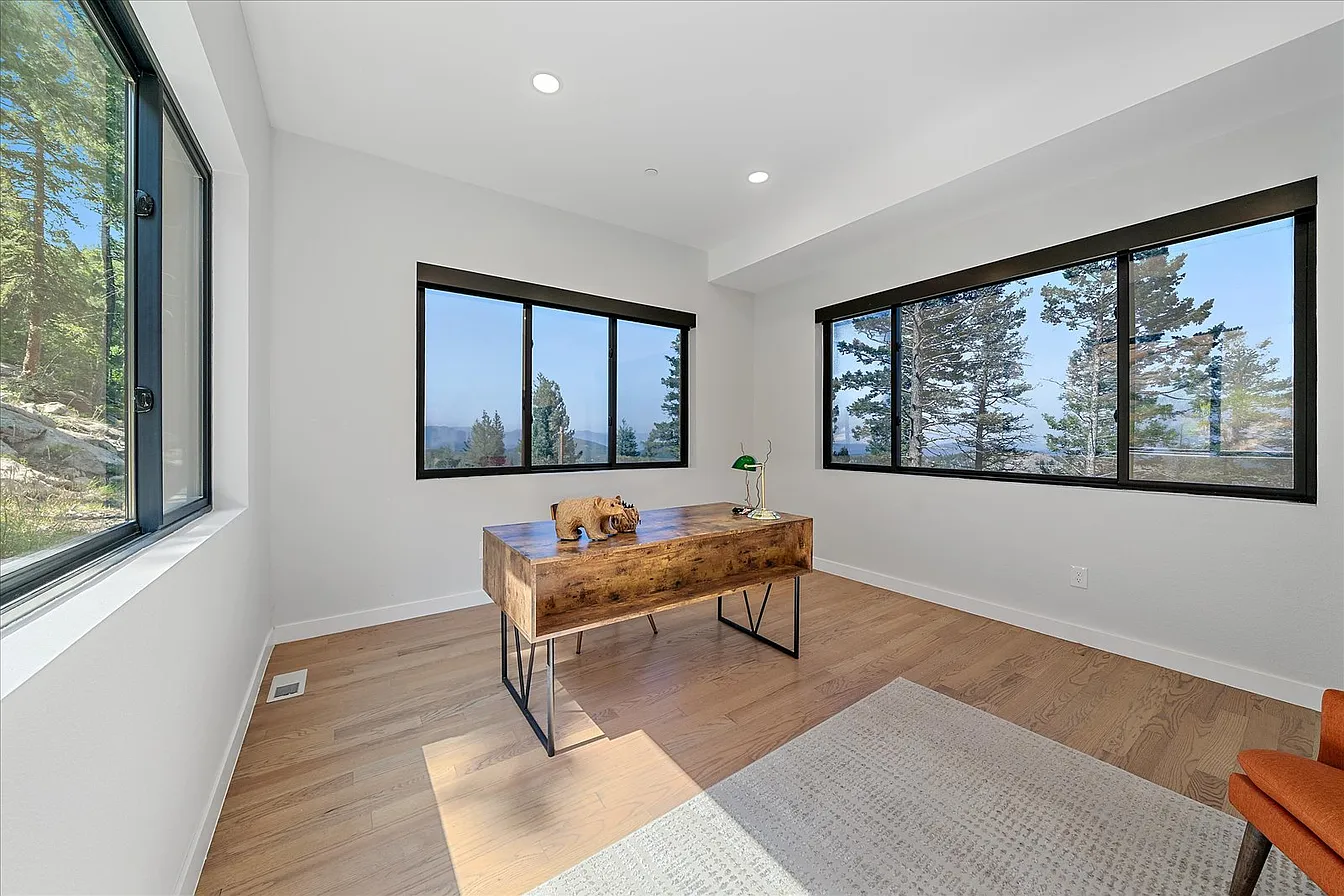 Christopher Drive Luxury Mountain Residence
