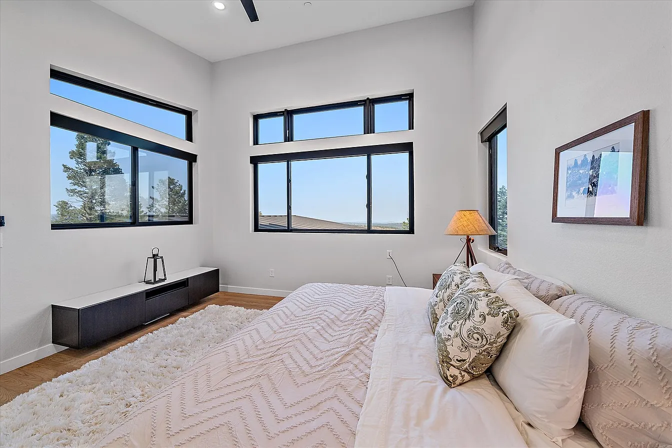 Christopher Drive Luxury Mountain Residence