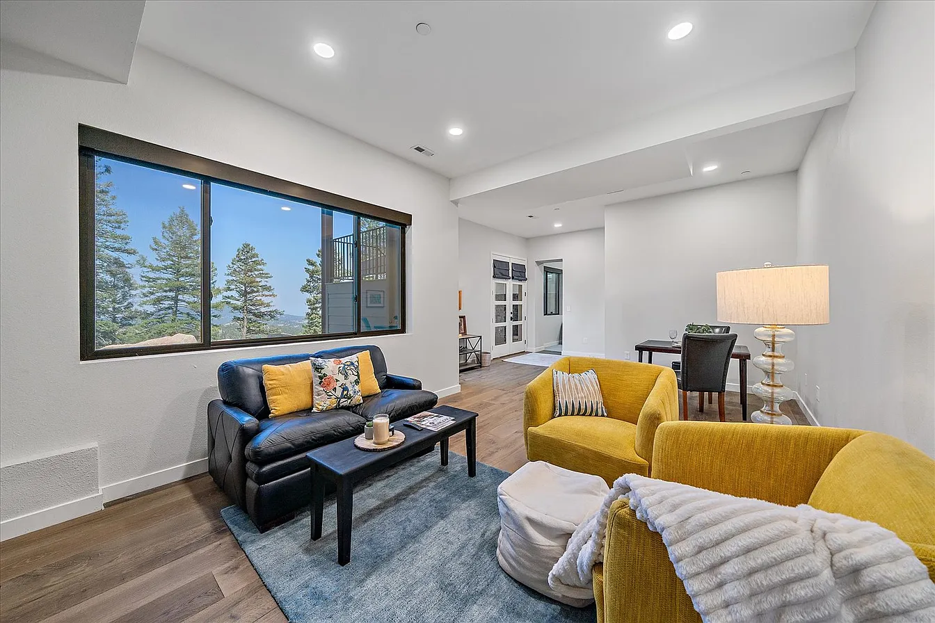 Christopher Drive Luxury Mountain Residence