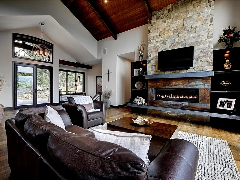Hilltop Evergreen Luxury Mountain Estate
